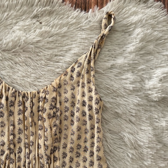 Madewell Sun Isle Moroccan Floral Cream Print
Twisted Straps Silk Dress - Picture 4 of 6